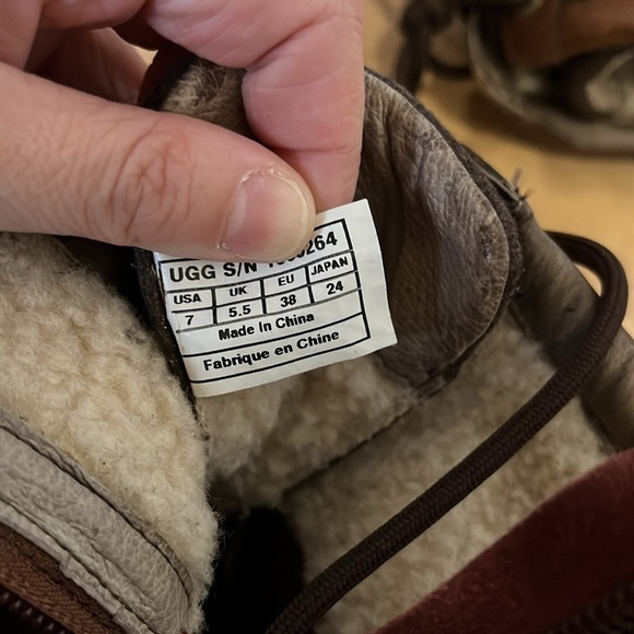 Ugg Kesey Chestnut Waterproof Shearling Boots size 7 - Picture 6 of 7